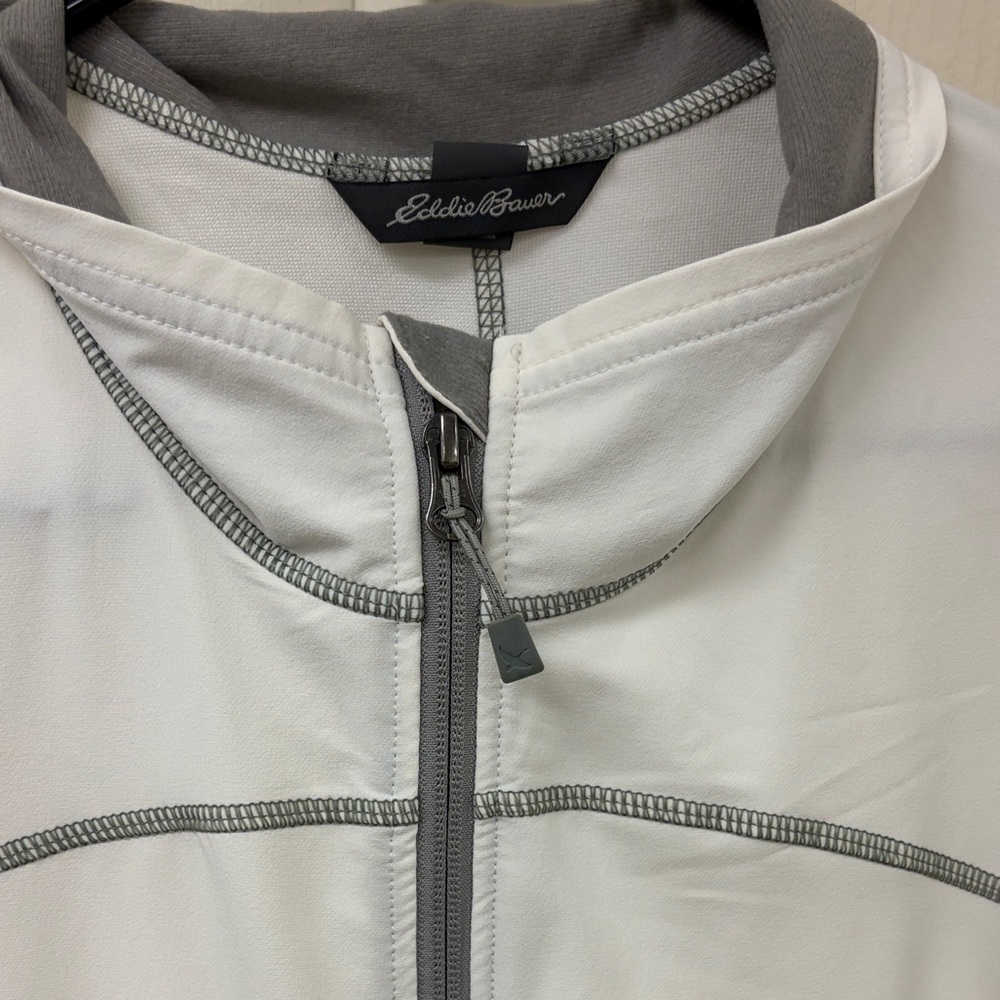 Eddie Bauer Women’s Performance Jacket in White and Gray